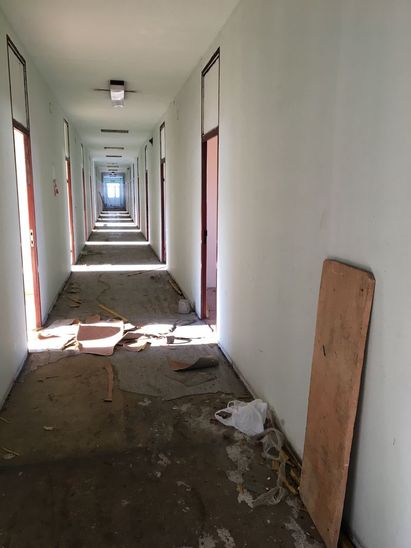 Nu toate cladirile din complexul lui Gigi Becali sunt renovate