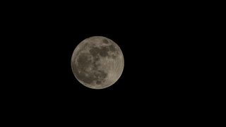 Cum influenteaza Super Luna Albastra zodiile