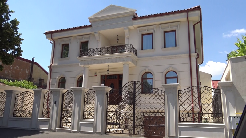 Simona Halep a chemat un preot sa faca sfestanie dupa ce s-a mutat in vila cea noua