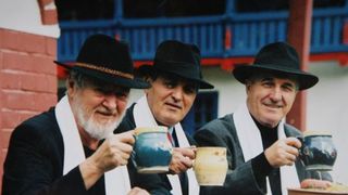 Cum petrecea Ion Iliescu pana dimineata, cu lautari, alaturi de marele actor Stefan Iordache: "De ziua lui de nastere veneau numai monstri sacri&rdquo;