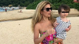 Amalia Enache si fiica ei, tratate cu dispret pe aeroportul din Zurich: "Trage de urs infuriata si imi arunca o privire ucigatoare" - Incredibil, ce le-a facut o romanca