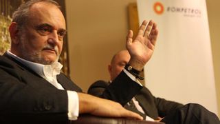 Dinu Patriciu si-a lasat fiica plina de datorii! Firma de transport aerian a Anei are pierderi de 24 de milioane de euro!