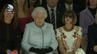 Aparitie surpriza la Saptamana Modei din Londra! Ce a facut Regina Elisabeta a II-a a Marii Britanii acolo