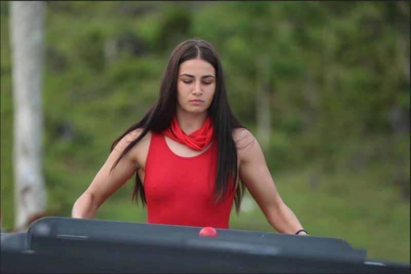 Diana Belbita este luptatoare MMA