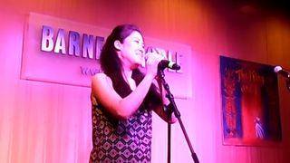 Durere fara margini pentru o artista foarte cunoscuta. Cantareata a fost ranita intr-un accident rutier, iar fiica sa de patru ani a murit in urma impactului