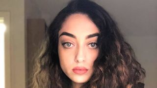 Cea mai frumoasa tiganca din Romania a renuntat la oferta de a lucra la Parlamentul European si s-a angajat ca translator! Perla fusese admisa la 5 universitati din Marea Britanie!