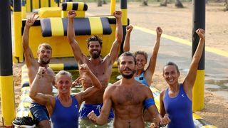 Concurenta de la Exatlon care a incercat sa il cucereasca pe Catalin Botezatu! S-au sarutat pasional in piscina, iar totul a fost filmat