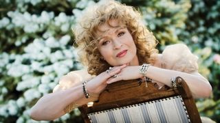 Fostul sot al Angelei Similea, pomenit de celebra cantareata! Angela a facut parastasul de 7 ani pentru Victor Surdu! Uite cum arata mormantul de la cimitirul Manastirii Ciorogarla!