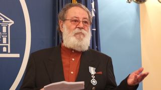 Un cunoscut actor roman a pierdut un proces de defaimare cu directorul teatrului din Craiova, dar a castigat apoi 7800 de euro la CEDO!