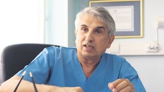 Medicul Gheorghe Burnei, chemat in instanta de "fetita cu oase de sticla"! Profesorul se lauda cu o metoda care sa o faca sa mearga in 3 luni