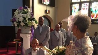 O bunicuta s-a casatorit la 85 de ani si i-a lasat masca pe invitati cu aparitia sa la petrecere. Ce rochie a purtat batrana