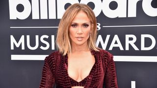 Spectacol la Billboard Music Awards. Jennifer Lopez a intors toate privirile. Ce tinuta a purtat