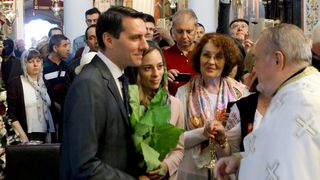 Principele Nicolae a primit o icoana cu „Sfantul Nicolae” de Rusalii! S-a intors in biserica unde l-a dus Regele Mihai in urma cu 26 de ani!