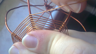 Un tanar din Cluj a revolutionat arta si creeaza statui si opere superbe din sarma! Detalii in material