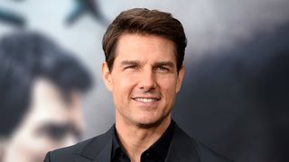 Tom Cruise scrie istorie la Hollywood. A facut un salt imposibil cu parasuta in timpul unor filmari!