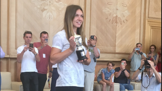 Incredibil! Vecinii de strada ai celebrei Simona Halep nici n-au auzit de tenismena. Multi traiesc in case darapanate si nici nu au televizor. "Nu stiu cine e si nu ma intereseaza!"