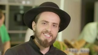 "Cine-i chefu'?", cel mai distractiv show culinar incepe luni, la ora 17:00. Iata primele imagini cu Chef Foa pe platourile de filmare