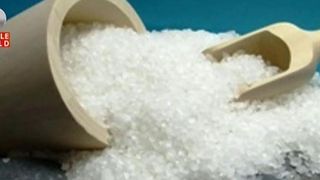 Romanul pare sa iubeasca la nebunie vestitul basm  "Sarea-n bucate"! Nu exista masa fara ingredientul magic care da gust mancarii