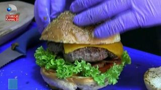 Burgerul cu carne de crocodil ameninta orice dieta, in aceasta vara!