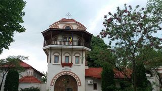 Adevarul despre Manastirea Dervent, locul unde se afla mormantul lui Aurelian Preda! De ce merg de fapt oamenii in pelerinaj acolo