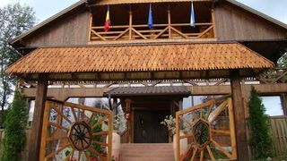 Peisajele de poveste din Maramures atrag tot mai multi straini. Turistii traiesc aici adevarate experiente ale traiului autentic
