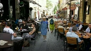 S-a intors vara! Dupa aproape o saptamana de ploi si vreme rece, astazi a iesit soarele si, odata cu el, oamenii la plimbare