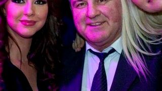 Veste cumplita! Tatal artistei a murit, in timp ce ea se afla in vacanta. Nu a mai apucat sa-si ia ramas bun. Cantareata este devastata!