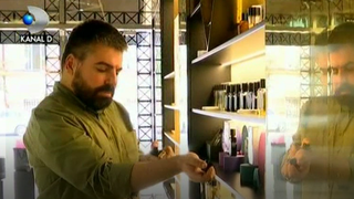 Maurice Munteanu este fashion-editorul care detecteaza fara probleme stilul, eleganta dar si notele din parfumuri. Poate spune cu detalii ce miresme se simt in aer