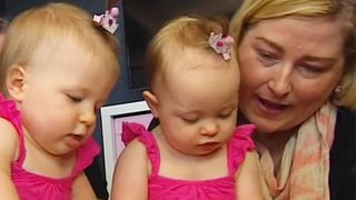 Istorie medicala! Cazul nemaiauzit de medicii din toata lumea: O femeie a ramas insarcinata de doua ori, la 10 zile distanta