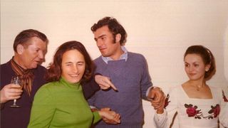 Ilie Micolov a fost chemat de Elena Ceausescu sa ii cante de durere, pentru ca fiul ei o injura: "O dracuia, vorbea urat cu ea&rdquo;