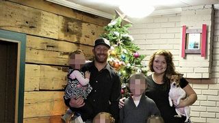 Incredibil! Doua fetite, lasate singure in casa, au supravietuit miraculos unei explozii care s-a declansat cand copilele se jucau la cuptorul cu gaze