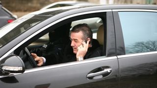 Ce masina a avut Gigi Becali in anii 90! Cum arata autoturismul cu care circula afaceristul