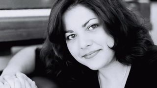 Povestea casniciei ratate a regretatei pianiste Mihaela Ursuleasa: "Baiatul facea parte dintr-o secta din America. Si, in timp, Mihaela a devenit tot mai nefericita langă el!"