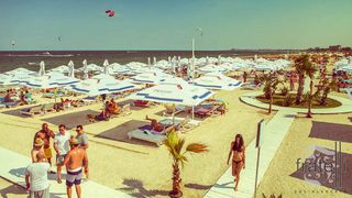 Preturile au explodat pe litoral! Cat costa sa mergi la mare in cel mai aglomerat weekend al verii