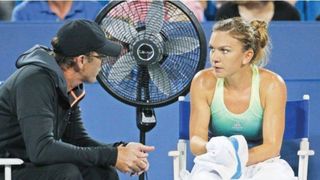 Nu-ti imaginezi cine este singura persoana pe care o urmareste Simona Halep pe instagram. Lui Darren Cahill i-a dat "unfollow"