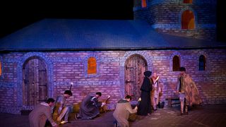 Teatrul Excelsior la un pas sa stabileasca trei recorduri mondiale cu spectacolul Vlaicu Voda