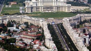Strainii care ajung in Bucuresti retraiesc atmosfera Micului Paris, dar nu inteleg de ce nu ne promovam mai mult frumusetile