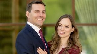 Ce face principele Nicolae cu o luna inainte de nunta sa cu Alina! Nepotul Regelui Mihai se va cununa la Sinaia si va avea parte de o petrecere regala