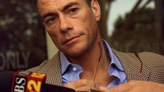 Van Damme e o legenda a Hollywoodului, dar uite cum arata parintii lui. Poza de un milion de LIKE-uri cu el alaturi de cei care l-au sprijinit toata viata!