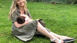 Imagini de senzatie de la botezul fetitei Laurei Cosoi! Actrita a organizat o petrecere pur traditionala in Maramures