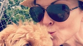 Actrita Marcia Cross, din serialul "Neveste disperate", sufera de cancer! Si-a pierdut parul si s-a fotografiat fara peruca