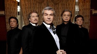 Dan Bittman a cantat la nunta fiicei unui baron PSD anchetat de DNA! Solistul Holograf se arata deranjat acum ca e acuzat ca face campanie politicienilor