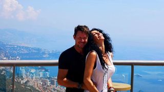 Iubitul Mihaelei Radulescu este impotriva purtarii valului islamic in public! Felix Baumgartner a salutat votul care interzice burqa!