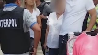 Ce au sesizat toţi la căruciorul fetiţei Elenei Udrea