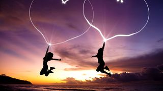 Horoscop DRAGOSTE săptăm&acirc;nal 8-14 octombrie 2018. Tensiuni sexuale, foşti parteneri reveniţi. Luna nouă &icirc;n Balanţă şi nu numai!