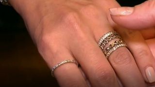 Vedetele investesc mii de euro &icirc;n accesorii pe care le poartă &icirc;n viaţa de zi cu zi sau pe scenă