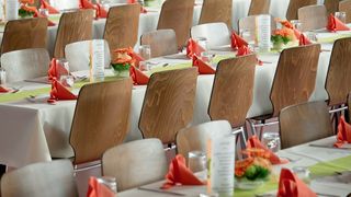 Cele mai frumoase decoraţiuni de nuntă în 2018! Alege culorile tari şi în combinaţii