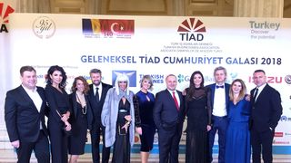 Ugur Yesil, CEO Kanal D si Executiv Board Member Kanal D, prezent, alaturi de vedete ale statiei, la Balul TIAD