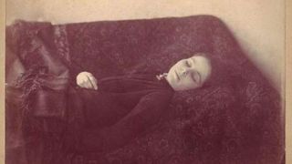 Povestea terifiantă a Ioanei Constantinescu, femeie-vampir care s-a născut &icirc;n Rom&acirc;nia: "A murit la 27 de ani, după ce şi-a băut propriul s&acirc;nge"