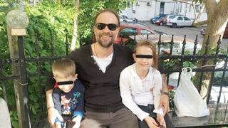 Drama pe care o trăieşte actorul Alexandru Conovaru! Fiica lui s-a născut cu inima pe partea dreaptă, iar tratamentul i-a provocat o nouă problemă